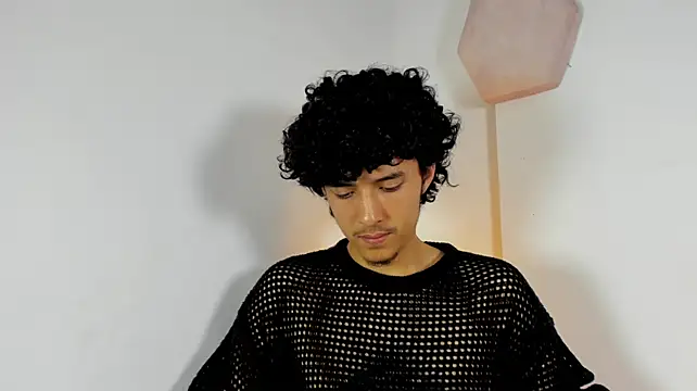 santi_twink XXX чат на живо