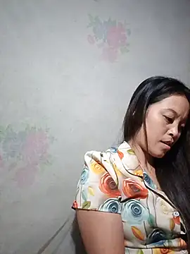 Chat +18 de Alice-567 ao vivo