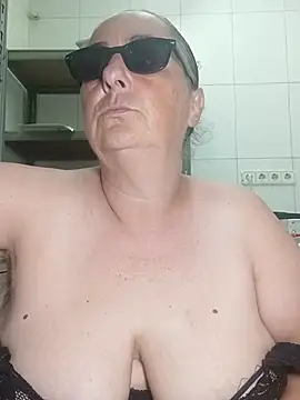 Chat +18 de eroticjessitop ao vivo