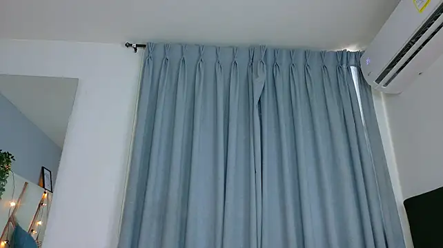 MyApril__'s Live Chat Room