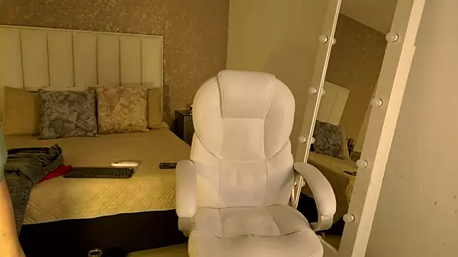 JordanMiller_ Adlı Modelin Canlı XXX Sohbeti