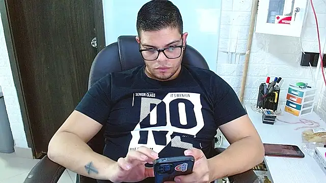 Онлайн чат XXX Realjoel01