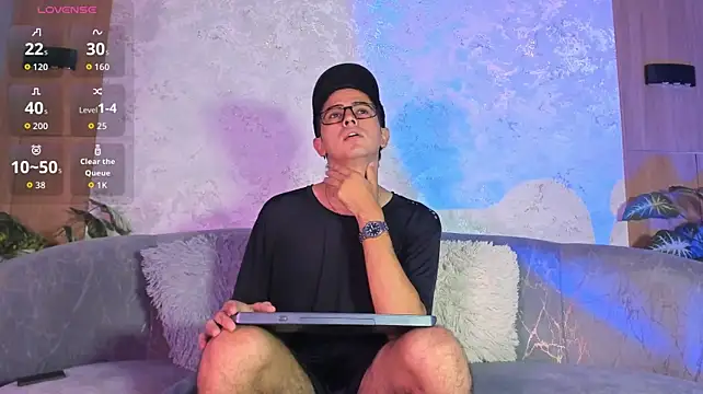 Ostin_Colt élő XXX-chatje