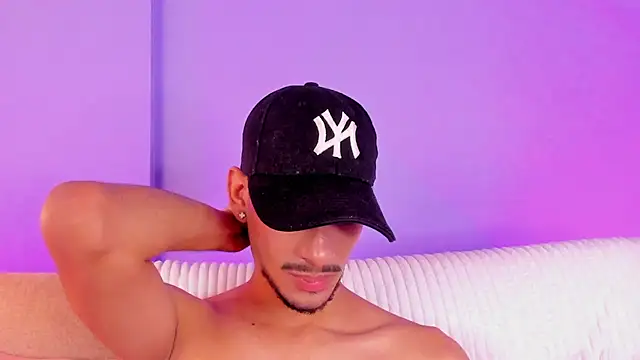 ApoloXanthos live XXX chat