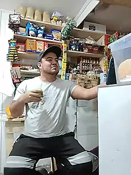 צ'אט XXX בשידור חי של MrcockB