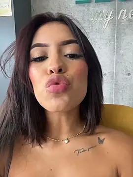 XXX chat uživo modela MystiqueXXX