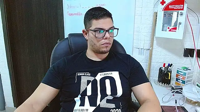 Realjoel01 élő XXX-chatje
