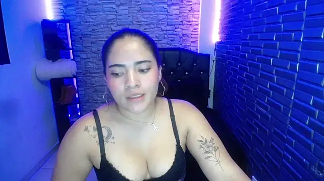Chat XXX ao vivo de AISHA_FIRE