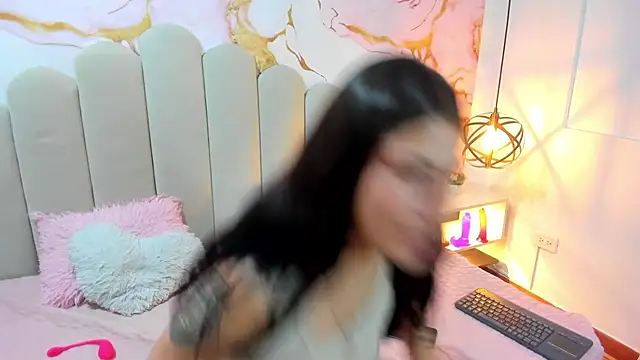 צ'אט XXX בשידור חי של SweettDreamm