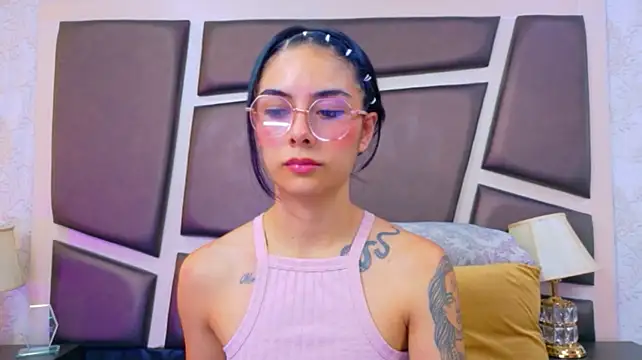 NicoleEsposito Adlı Modelin Canlı XXX Sohbeti