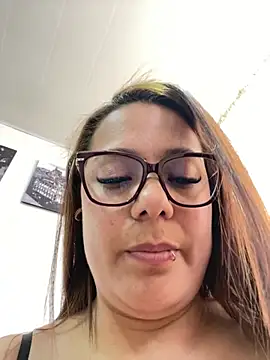 MelissaPrettyMilf's Live XXX Chat