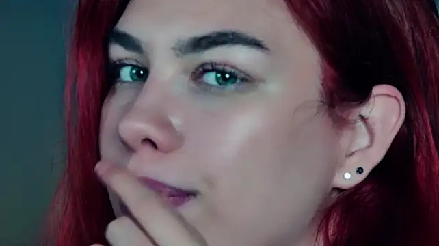 SeraphineDuskryn's Live XXX Chat