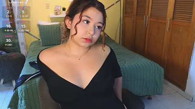 Chat +18 de attenea_cutte ao vivo