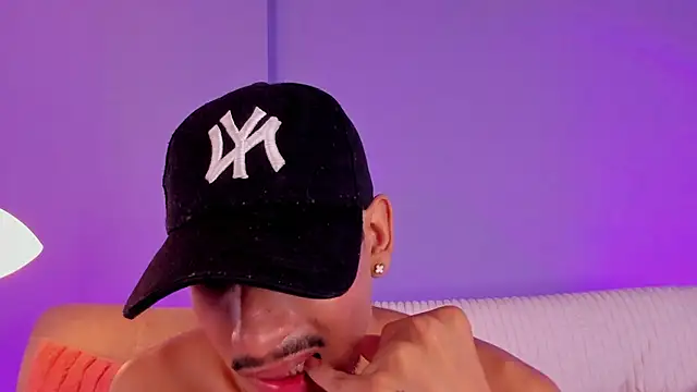 XXX chat uživo modela ApoloXanthos