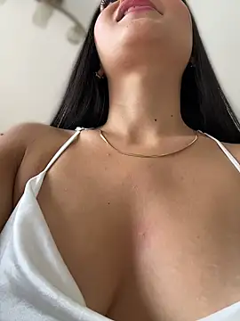 Chat +18 de AriaLioren ao vivo