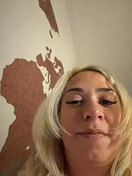 Monageil's Live XXX Chat
