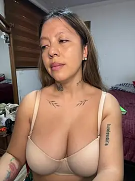 Bruja_lu's Live XXX Chat
