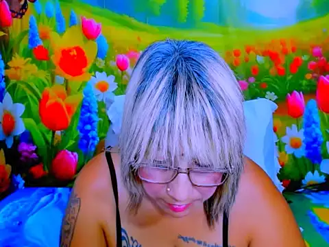 indianroxy Chat XXX live