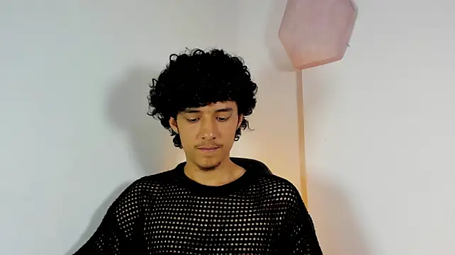 Chat +18 de santi_twink ao vivo