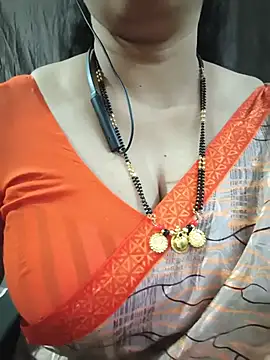 XXX chat uživo modela bhuvana_555