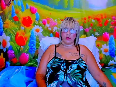 indianroxy Adlı Modelin Canlı XXX Sohbeti