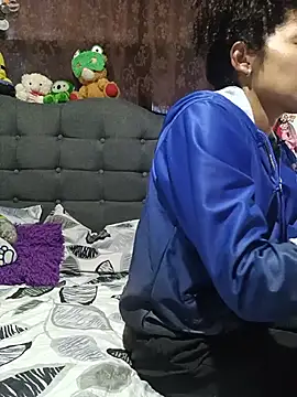 Estrella2001's Live XXX Chat