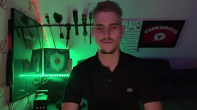 XXX chat uživo modela Cookieboy88