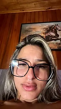 AliceStone19 Adlı Modelin Canlı XXX Sohbeti