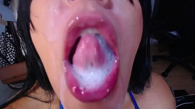 Sharlottee's Live XXX Chat
