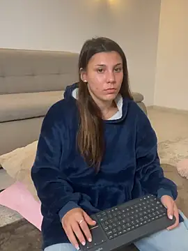NatashaXVibe Adlı Modelin Canlı XXX Sohbeti
