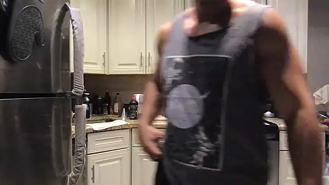 BigGuyMuscleのライブXXXチャット