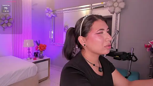 CloeMoon's Live XXX Chat