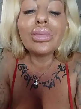 MiaMooly's Live XXX Chat