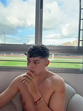 OLIVER_K Adlı Modelin Canlı XXX Sohbeti