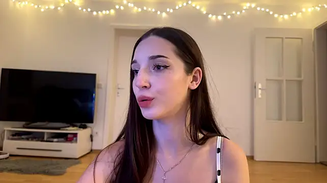 צ'אט XXX בשידור חי של AntoninaErtle