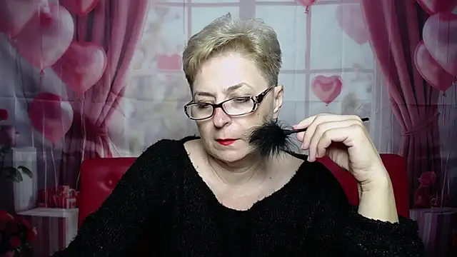 EmiliaGree Chat XXX live