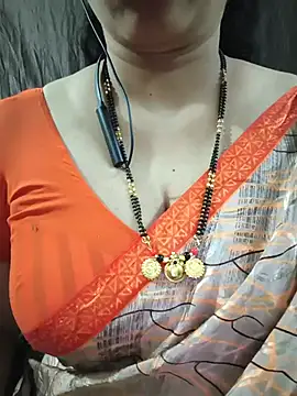 bhuvana_555's Live XXX Chat