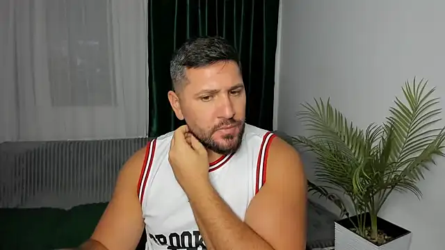 Gold_Alpha_Boy Chat XXX in diretta