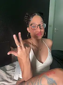 Lauyako_974's Live XXX Chat