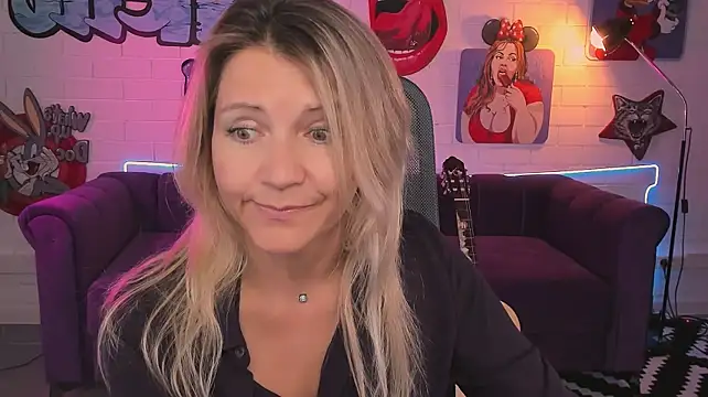 NicoleHitman Live XXX-chat