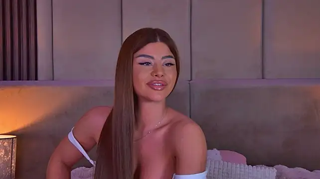 StephanieYves Chat XXX live