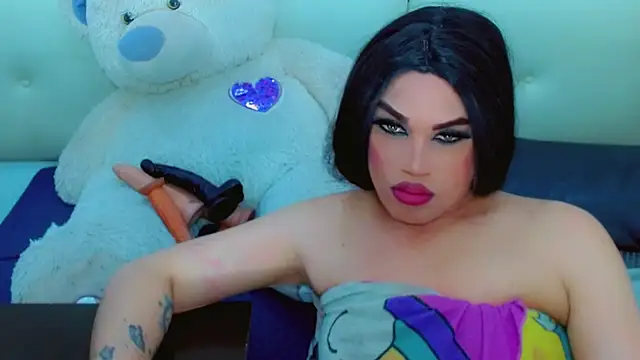 Chat +18 de NharaBigCock ao vivo