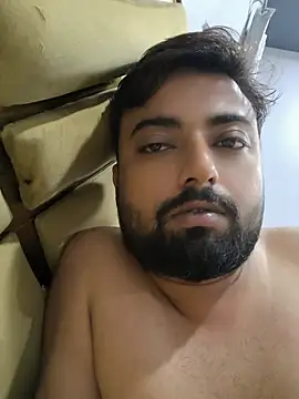 Muslim_Bull6969 élő XXX-chatje