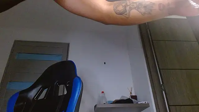 Czat XXX na żywo – SexyBoy-Bigclit