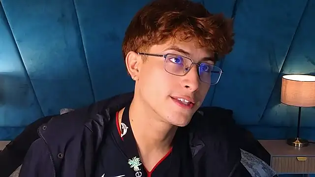 Aaron_Eze 现场XXX聊天