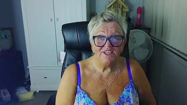 BridgetBlueEyes Chat XXX live