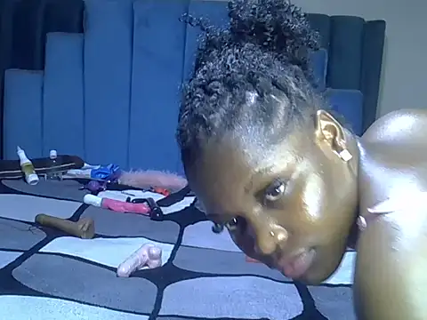 צ'אט XXX בשידור חי של melanin_moon