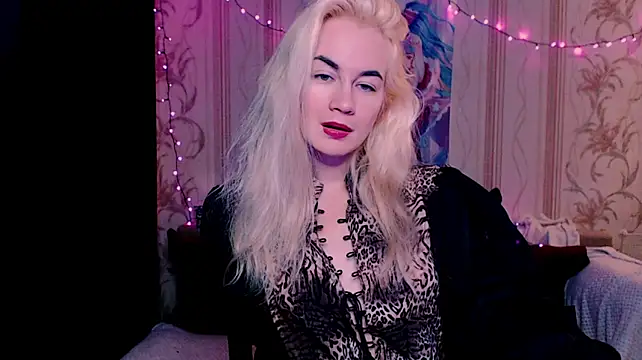 XXX chat uživo modela xxxcharismaaa