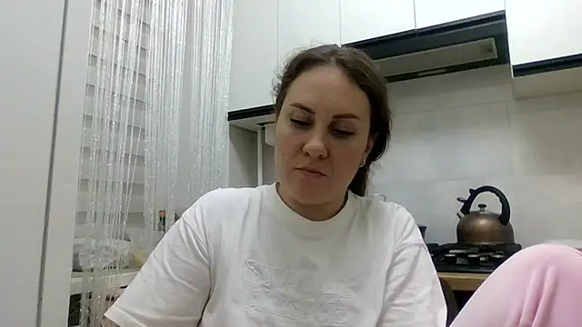 MeadowEyes Chat XXX in diretta