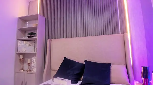 LohanNoughty Live XXX Chat